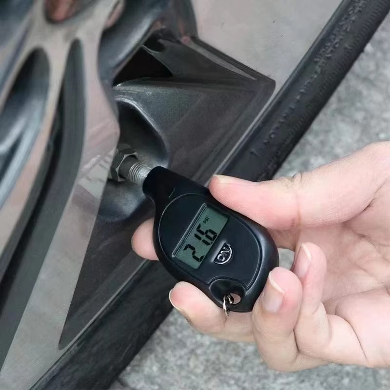 Digitales Reifenmessgerät mit  – Tyre Pressure Gauge Bewertung und Preis